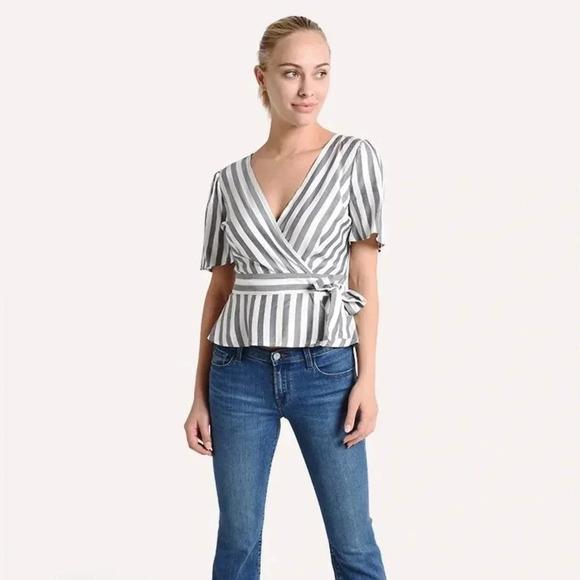 BB DAKOTA Women's Wrappers Delight Stripe Wrap Top - Picture 1 of 15